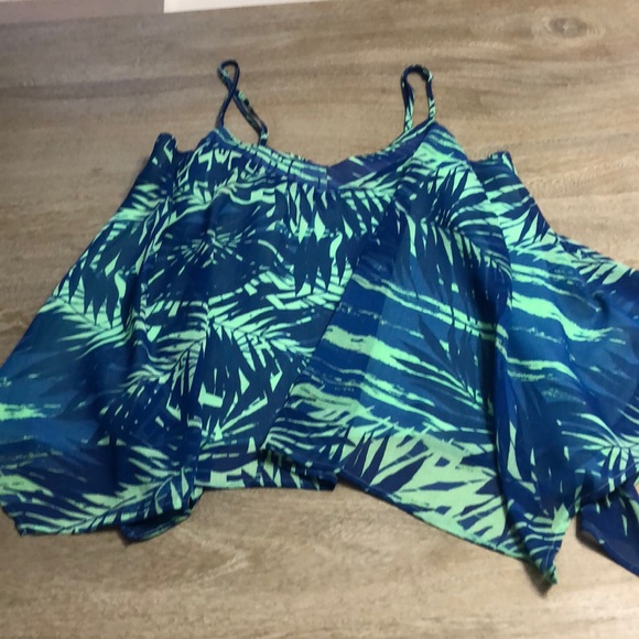 High low sleeveless blouse - Picture 1 of 3